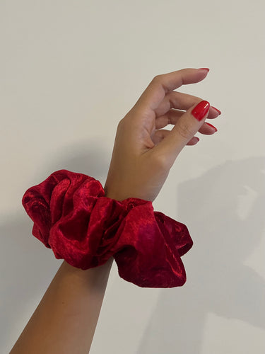 scrunchie red