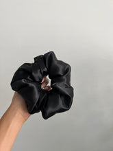 Load image into Gallery viewer, Mini Trenssha Scrunchie - LIA
