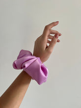 Load image into Gallery viewer, Mini Trenssha Scrunchie - Butterfly
