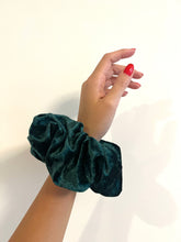 Load image into Gallery viewer, Mini Trenssha Scrunchie - ELFIE
