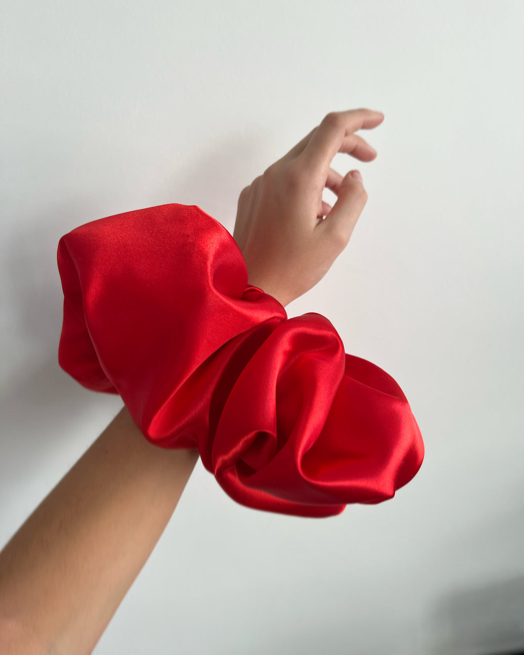 TRENSSHA SCRUNCHIE - ROSE