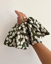 Load image into Gallery viewer, TRENSSHA SCRUNCHIE - TIKI
