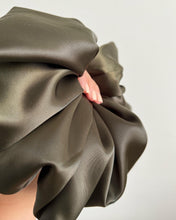 Load image into Gallery viewer, TRENSSHA SCRUNCHIE - ARIA
